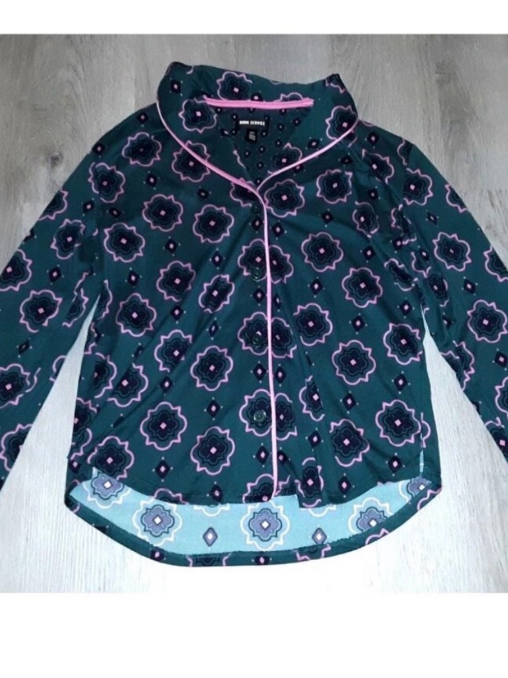 Room Service Shawl Collar Green and Pink Geometric Print Pajamas Set Size Small - Picture 3 of 6